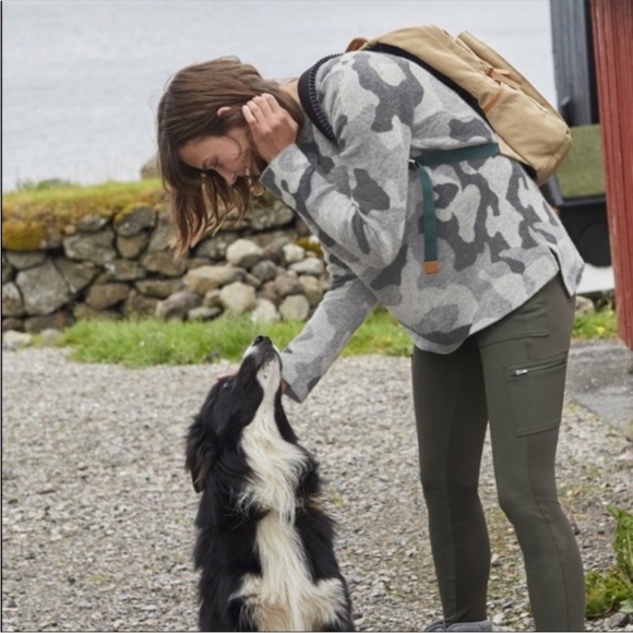Athleta Undercover Camo Sweater Alpaca Merino Wool Crew Neck Tunic Knit Sz XS - Picture 11 of 11